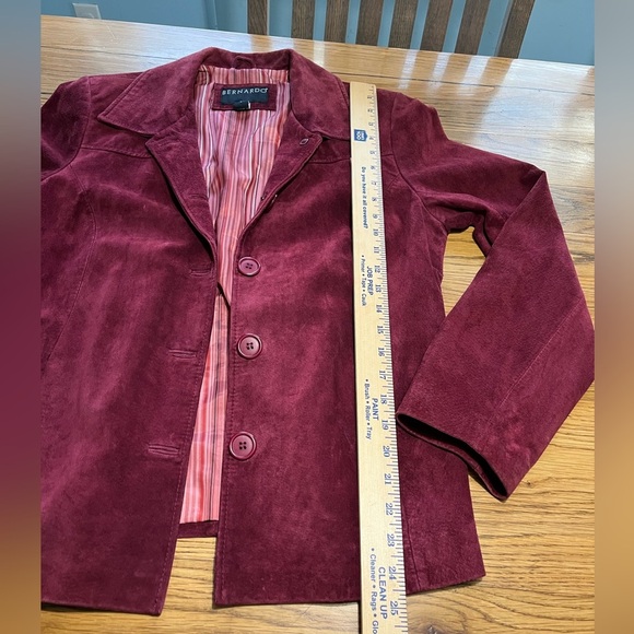 Bernardo Women's Burgundy Leather Jacket Size Medium - Picture 8 of 9